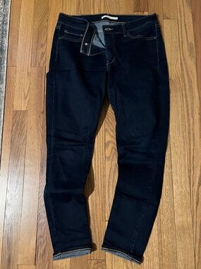 Levi's Women's Skinny Jeans in Dark Indigo